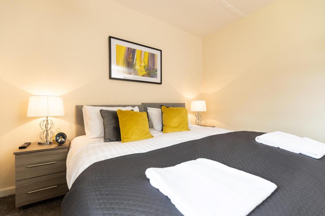 Taylor House Contractors Welcome Off Street Parking For Vans Durham Luaran gambar