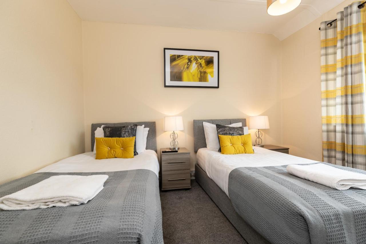 Taylor House Contractors Welcome Off Street Parking For Vans Durham Luaran gambar